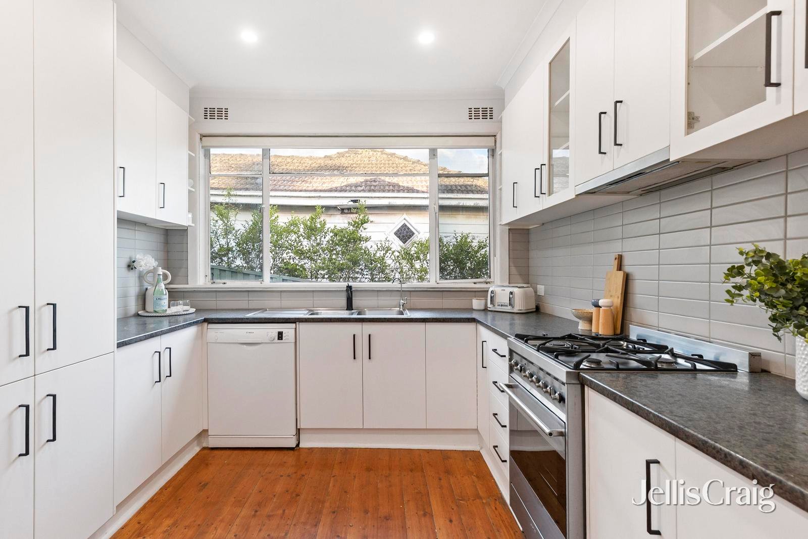 47 Loughnan Road, Ringwood image 3