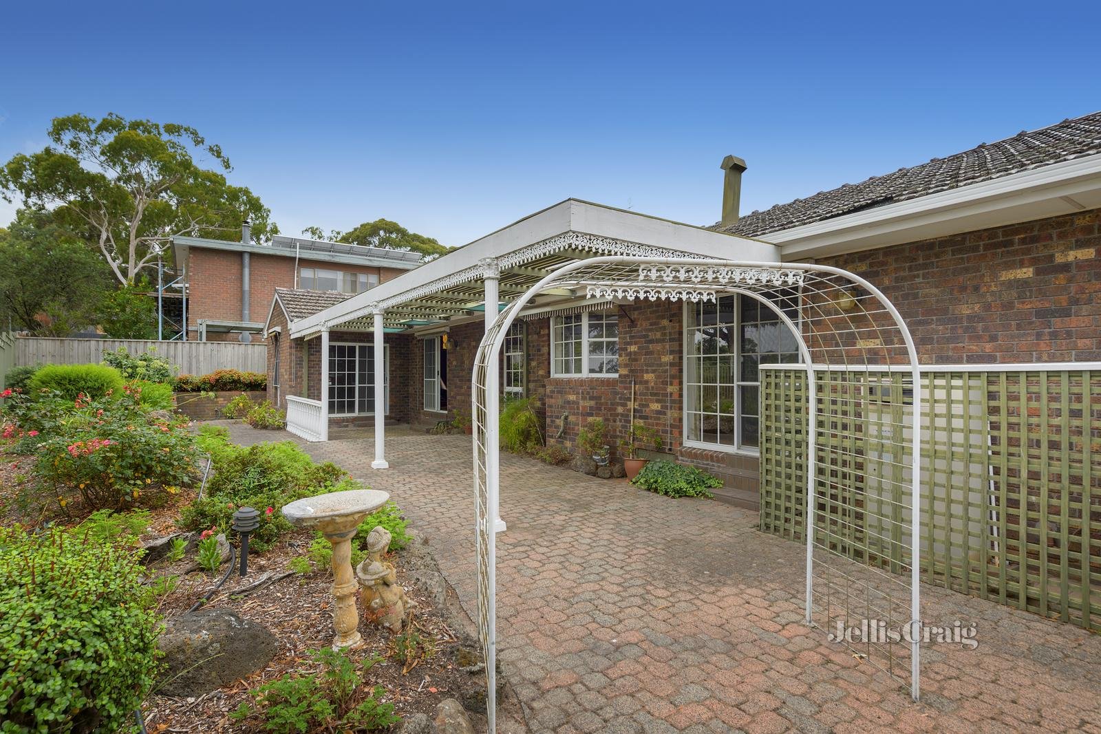 47 Manatunga Circuit, Greensborough image 5
