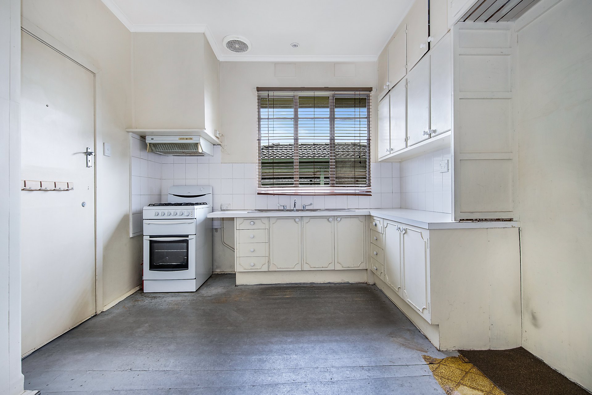 47 Margot Street, Chadstone image 4