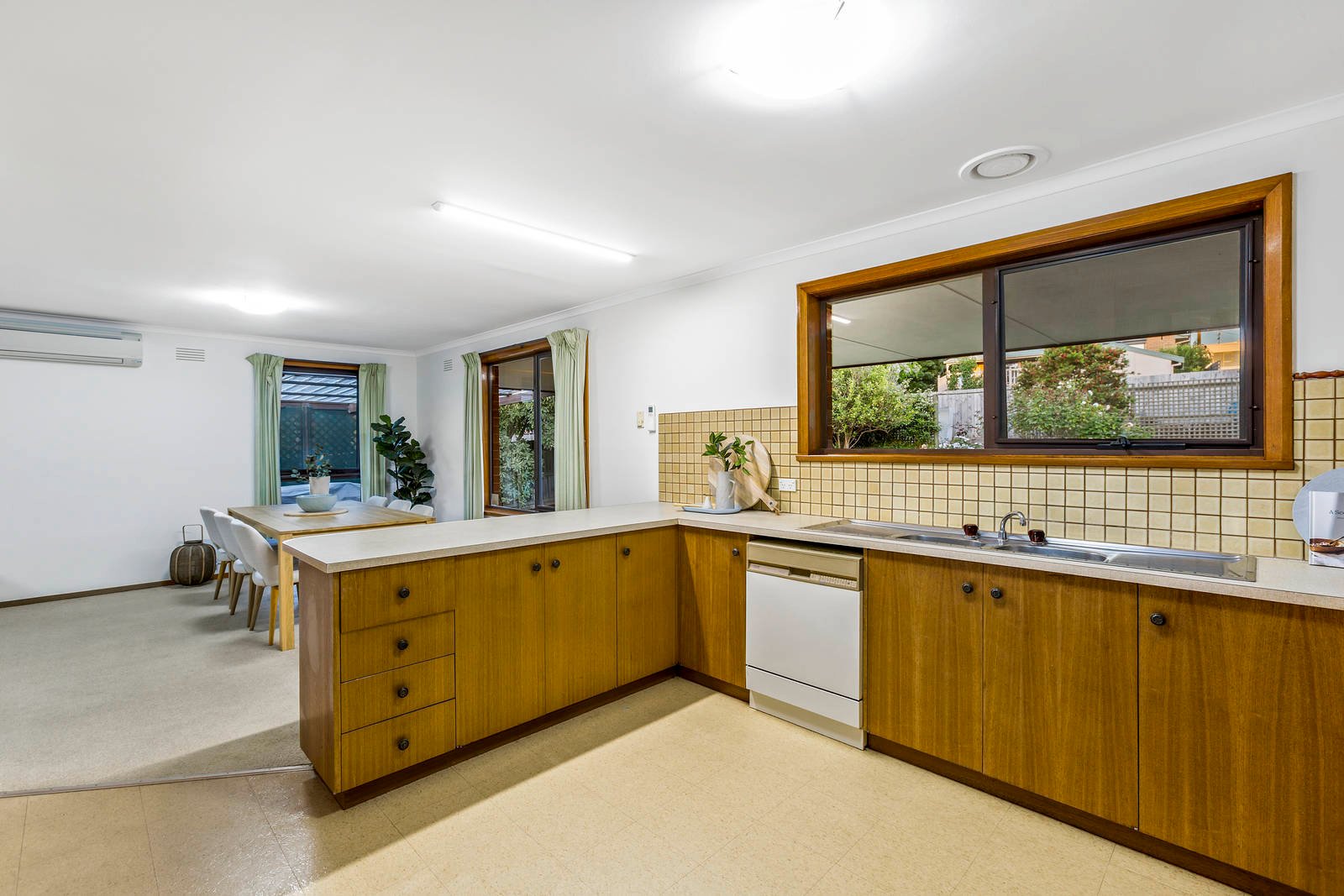 Property Gallery Thumbnail 6