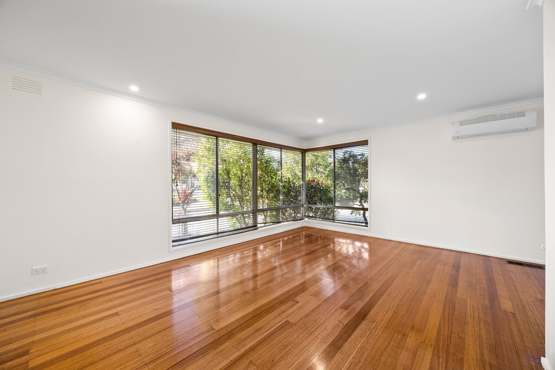 47 Ormond Avenue, Mitcham image 2