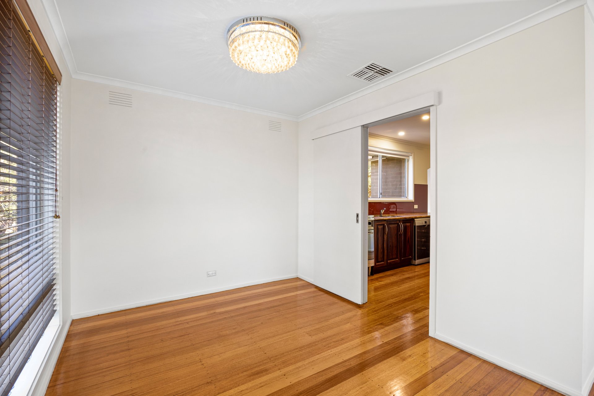 47 Ormond Avenue, Mitcham image 3