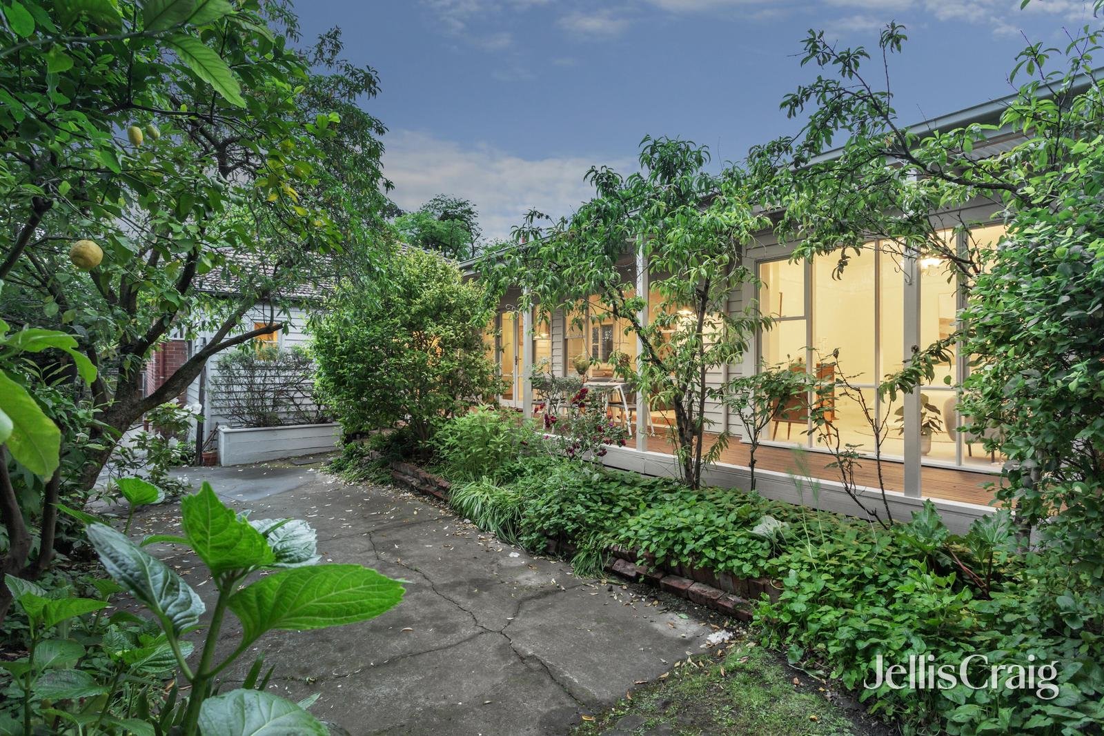 47 Oswin Street, Kew East image 2