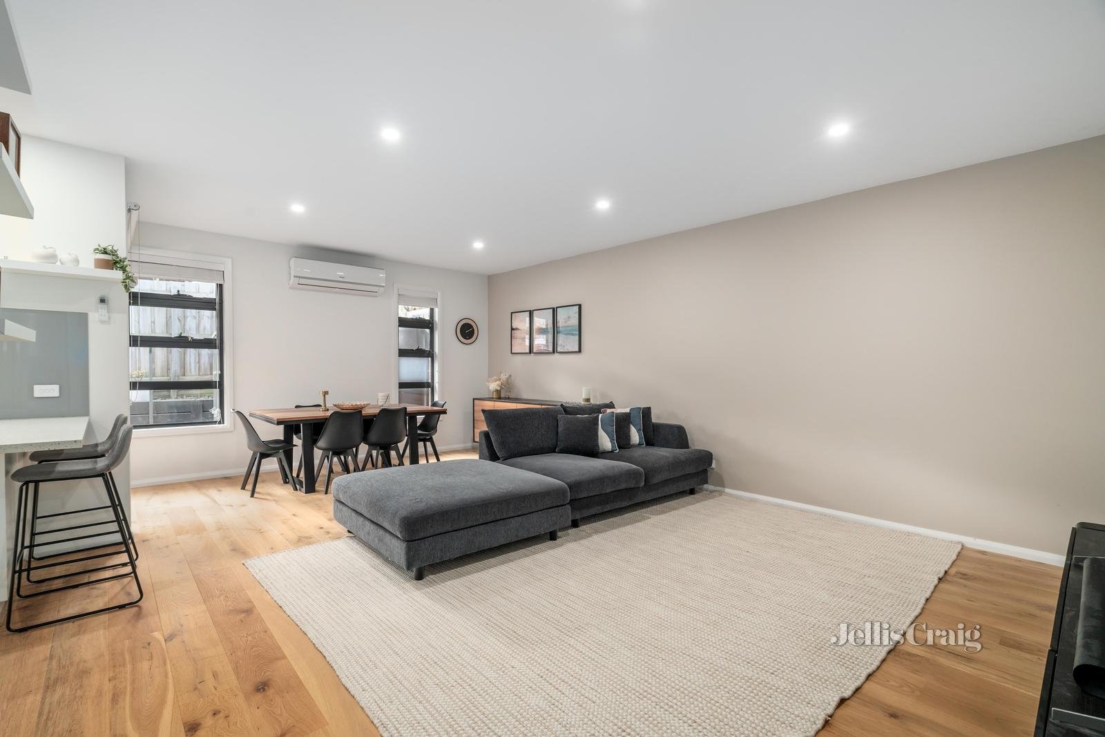 47 Outlook Road, Mount Waverley image 4
