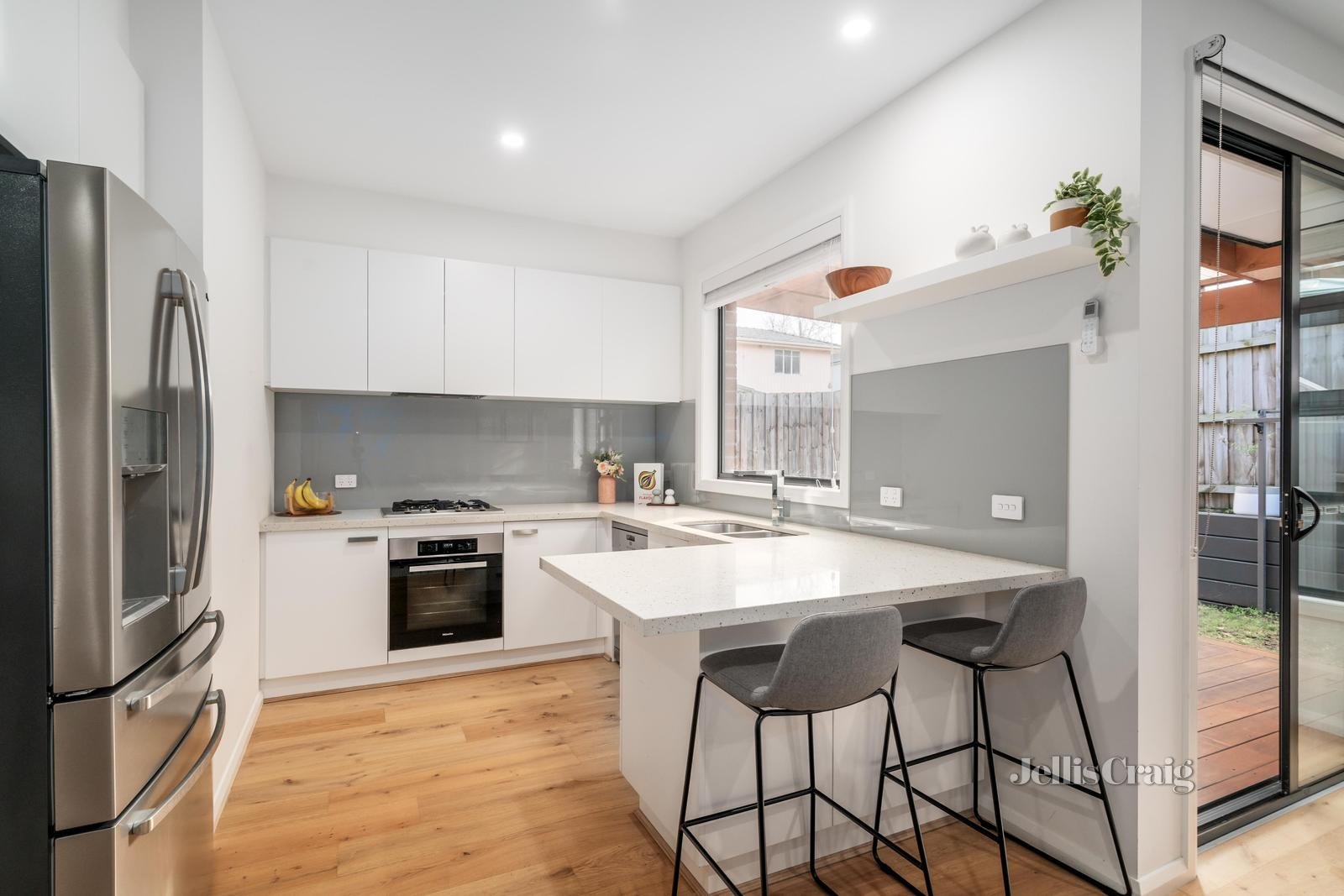 47 Outlook Road, Mount Waverley image 5