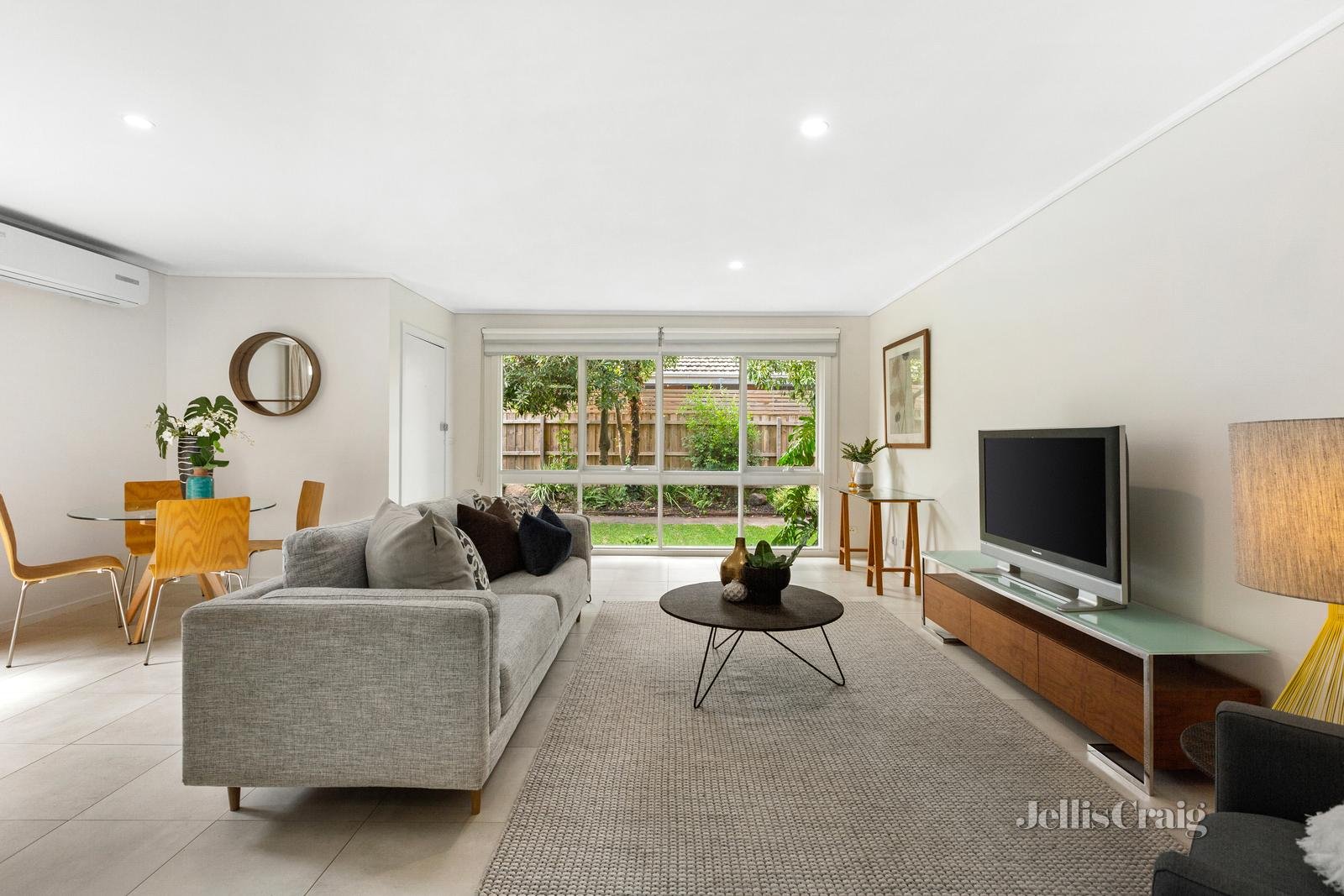 4/7 Peace Street, Glen Iris image 2