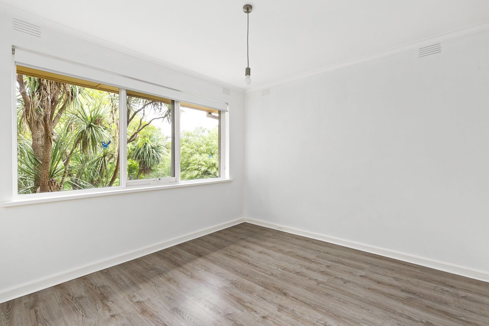 Property Gallery Thumbnail 3