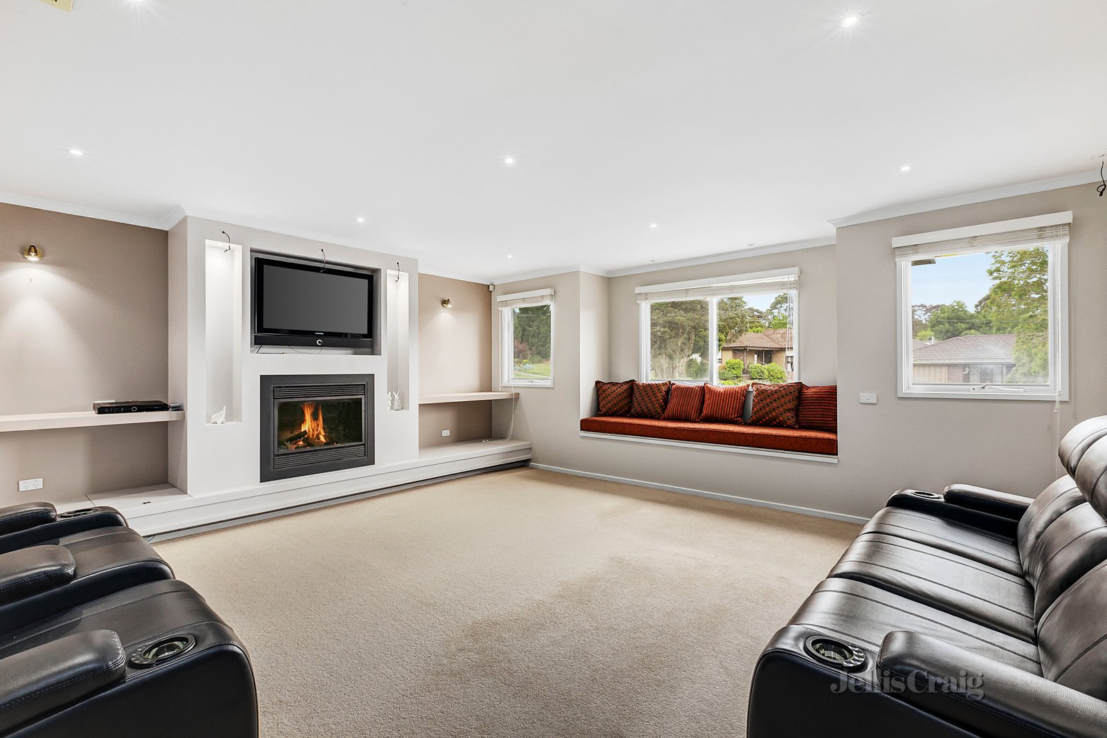 47 Roseland Grove, Doncaster image 3