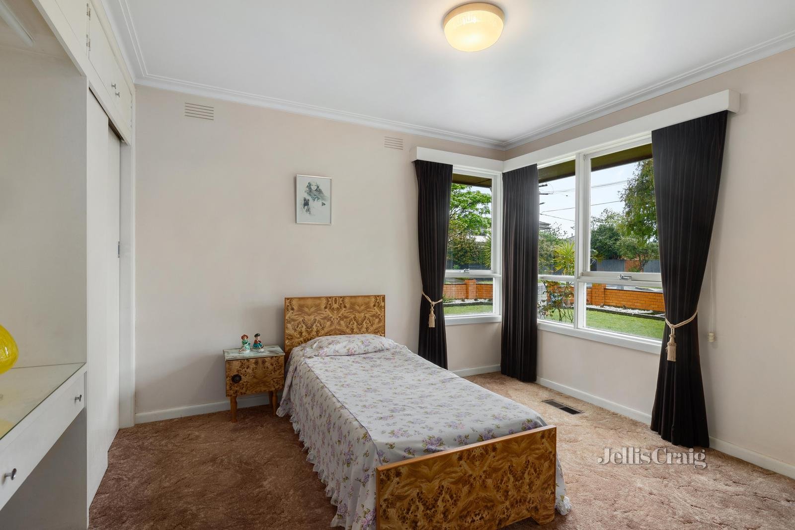 47 Seaview Avenue, Bentleigh image 9