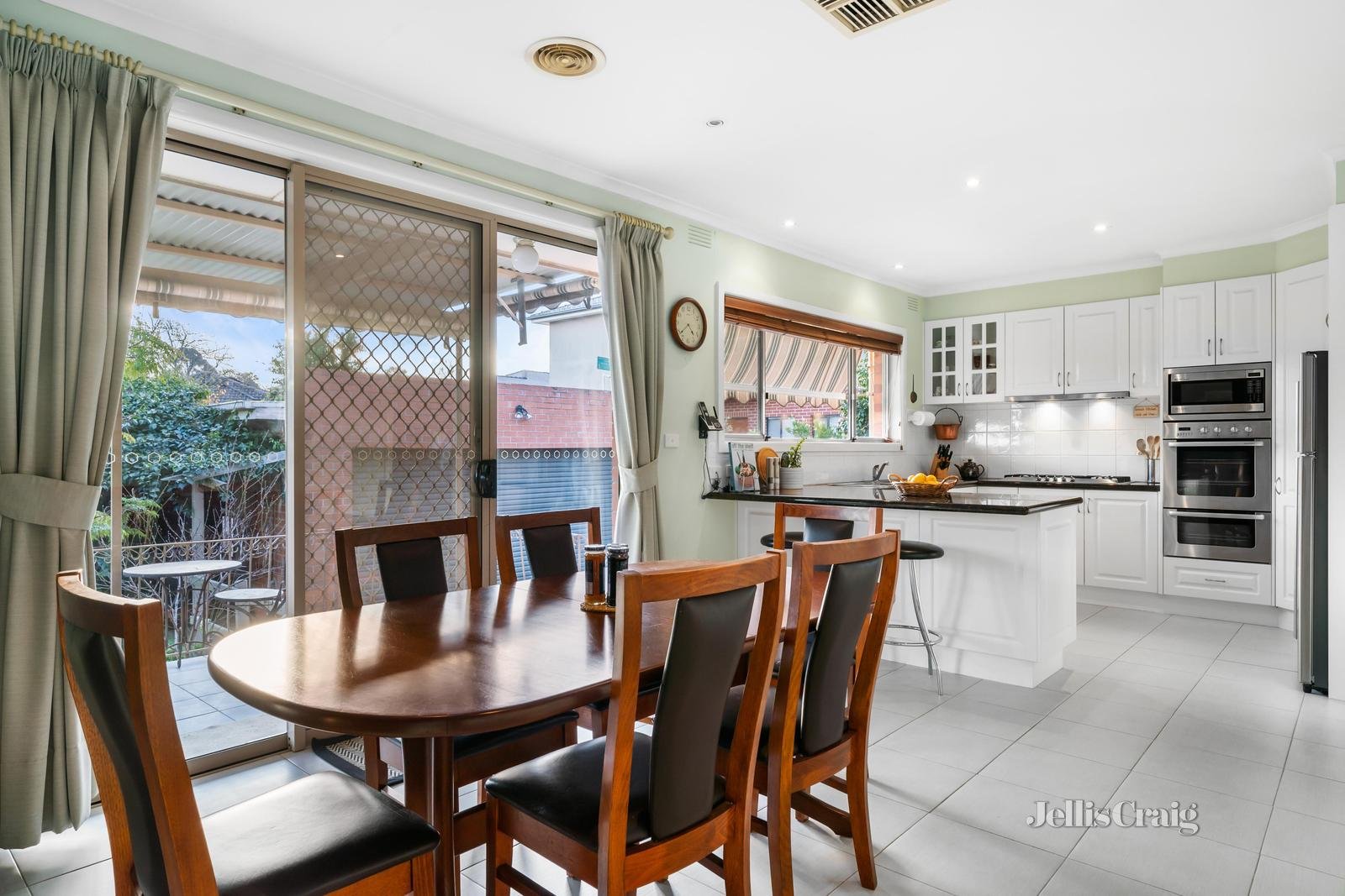 47 Tram Road, Doncaster image 4