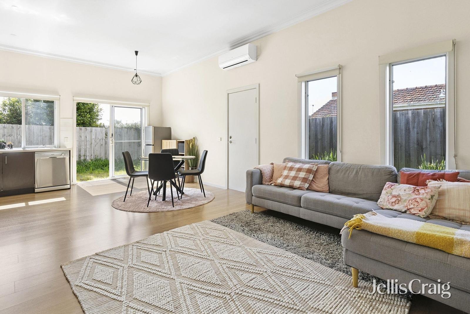 4/7 Trewheela Avenue, Manifold Heights image 3