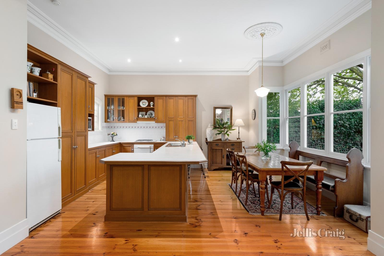 47 Weybridge Street, Surrey Hills image 4