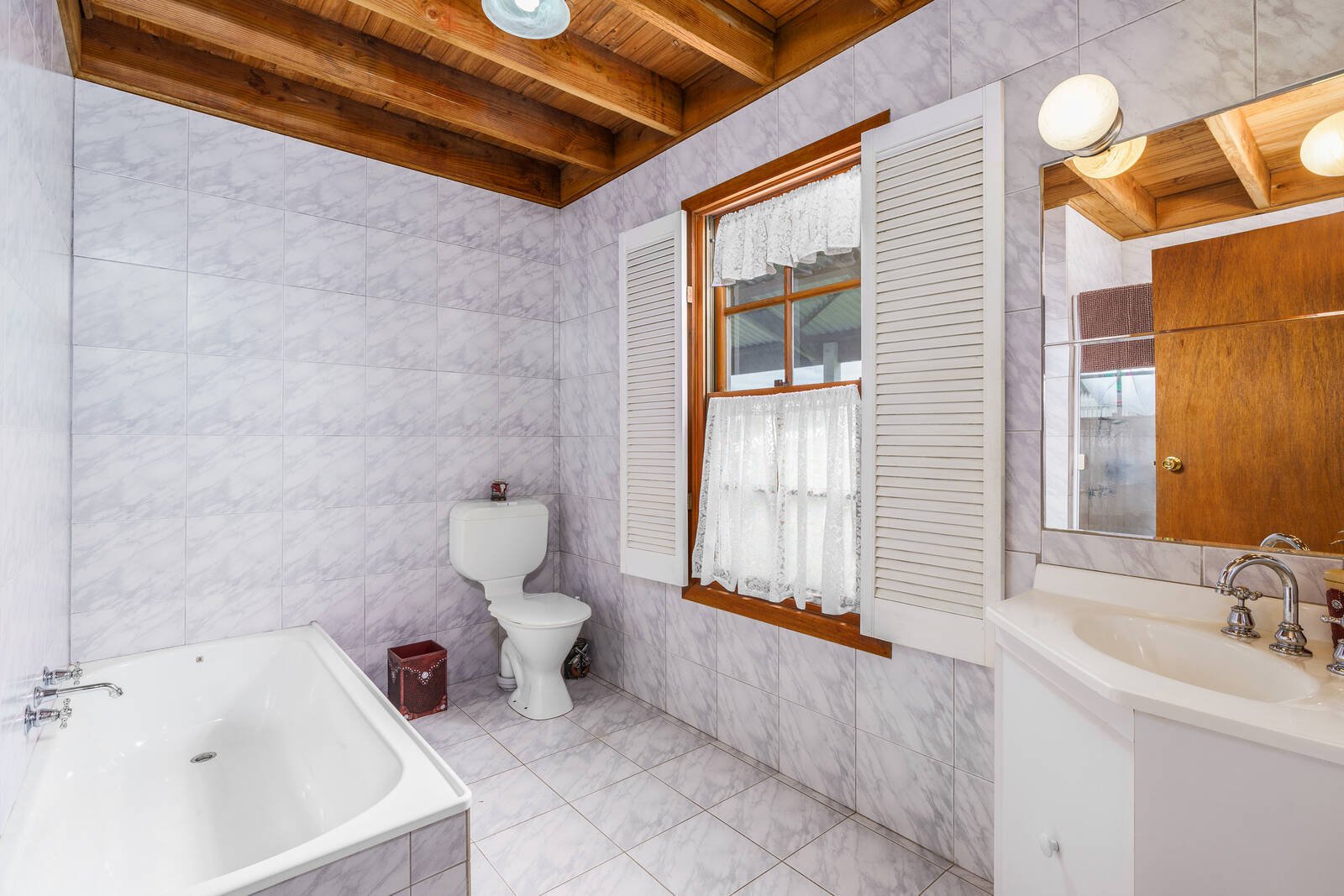 Property Gallery Thumbnail 9