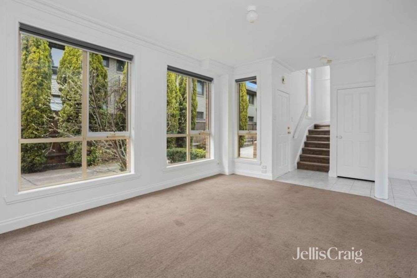 4/70 Kororoit Creek Road, Williamstown image 2