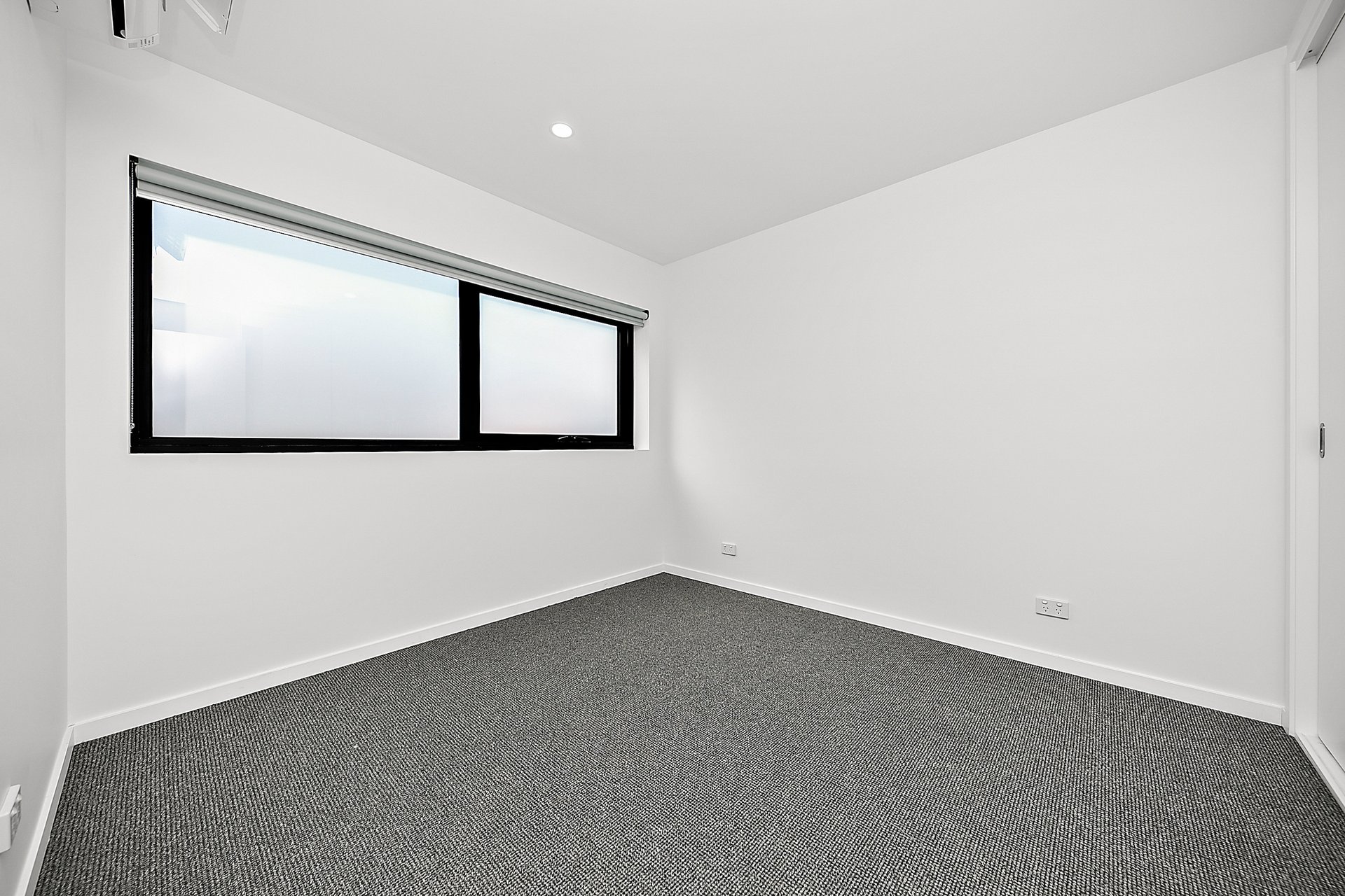 4,7/2 Howard Court, Clayton image 5