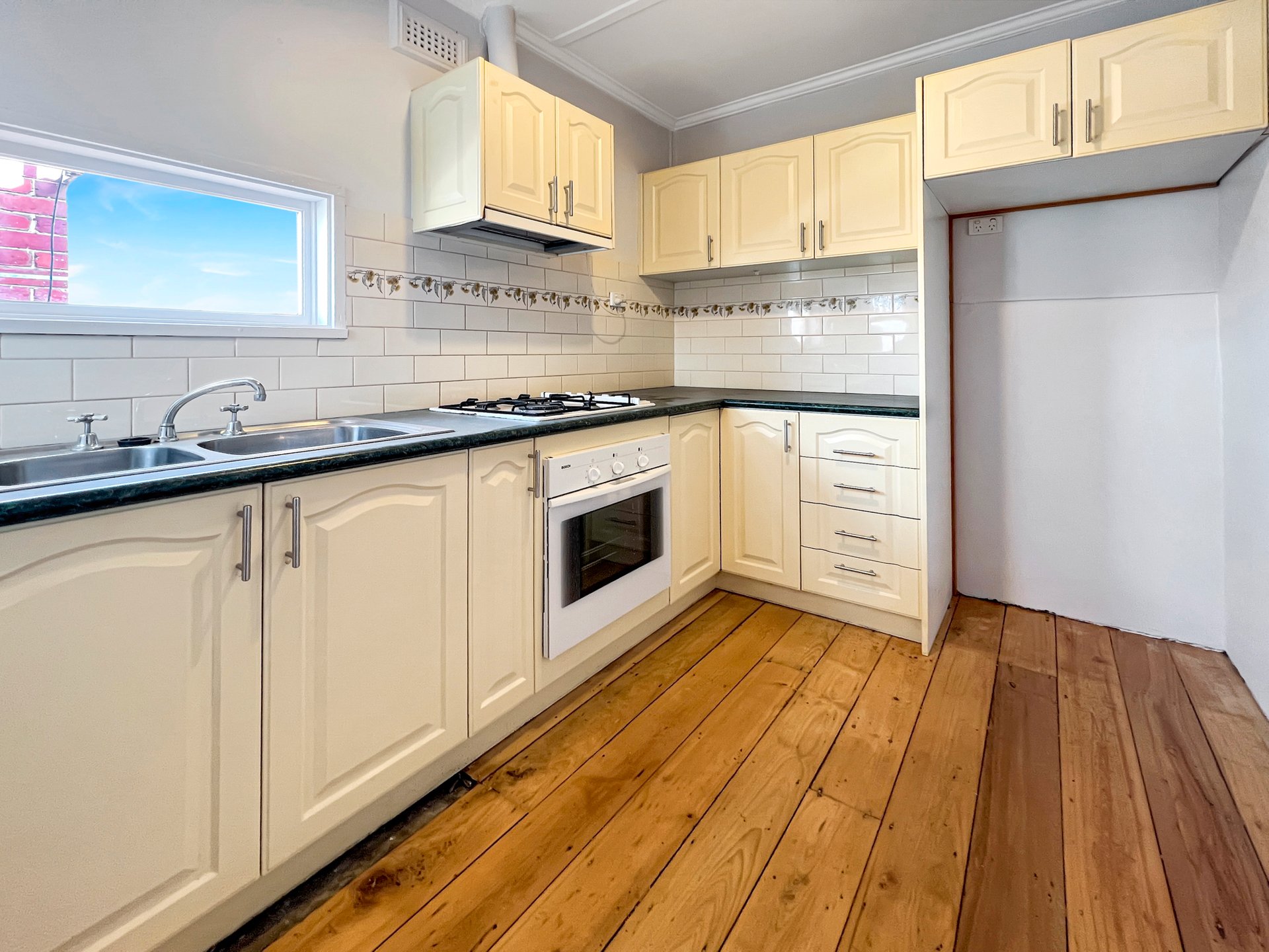 4/72 Mckillop Street, Geelong image 4