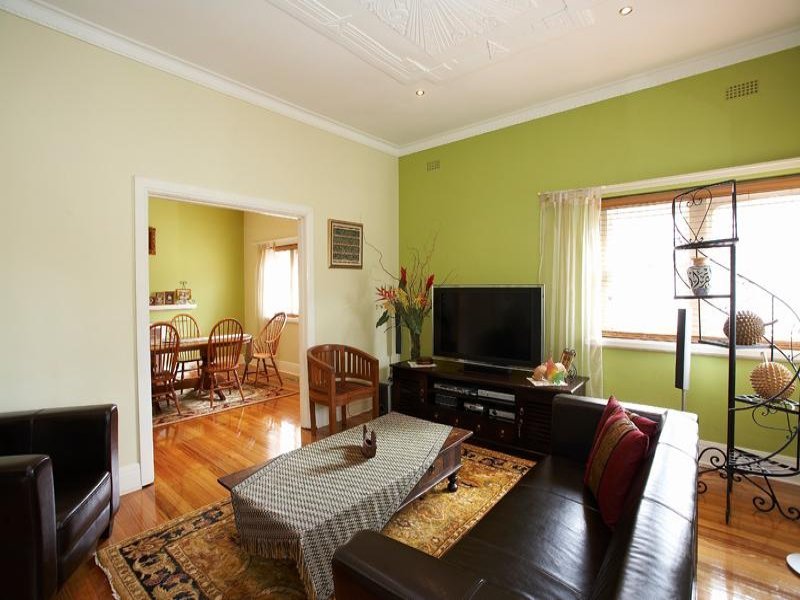 472 Whitehorse Road, Surrey Hills image 2