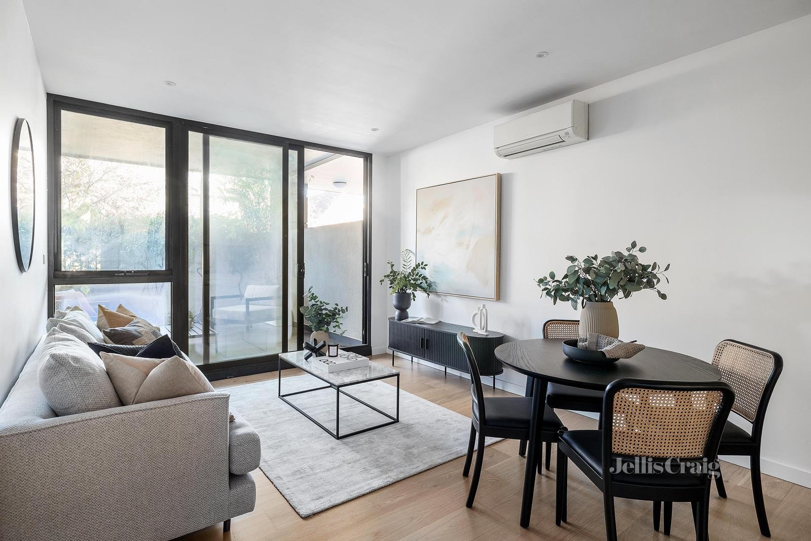 4/723 Toorak Road, Kooyong image 1