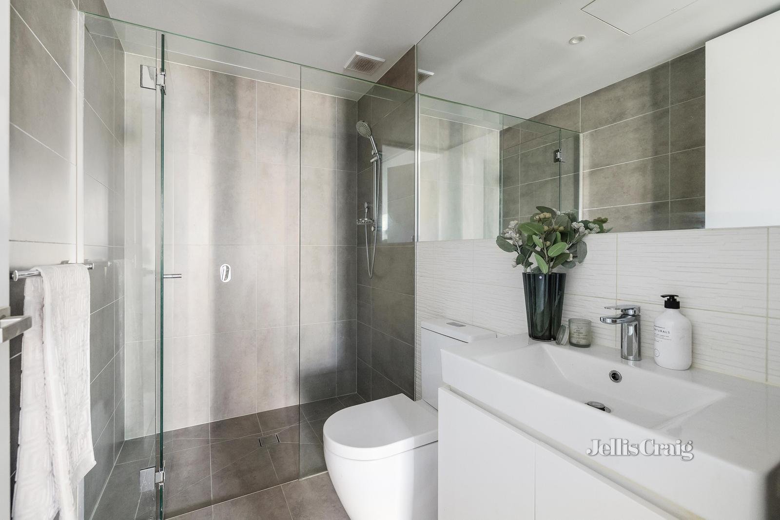4/723 Toorak Road, Kooyong image 9