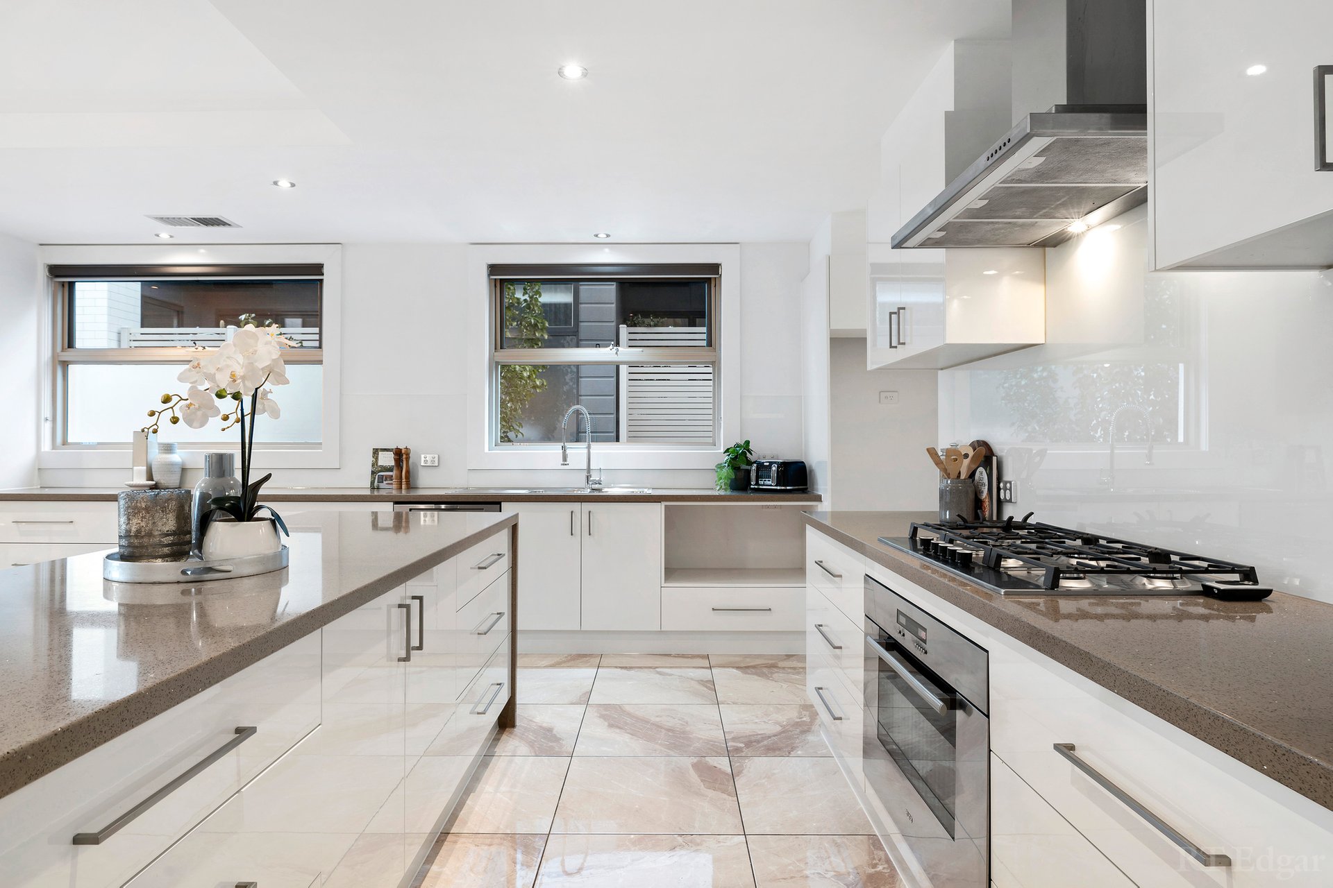Property Gallery Thumbnail 3