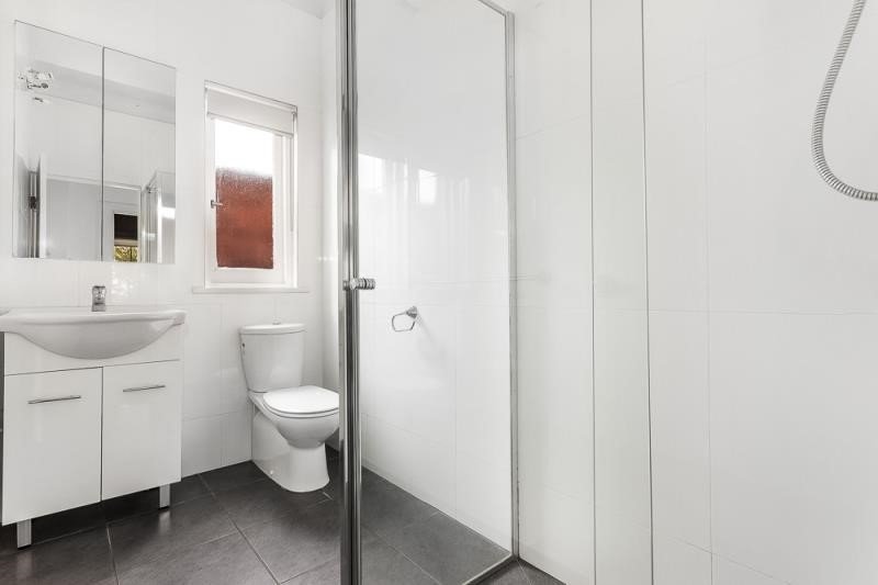 4/73 Marine Parade, Elwood image 2