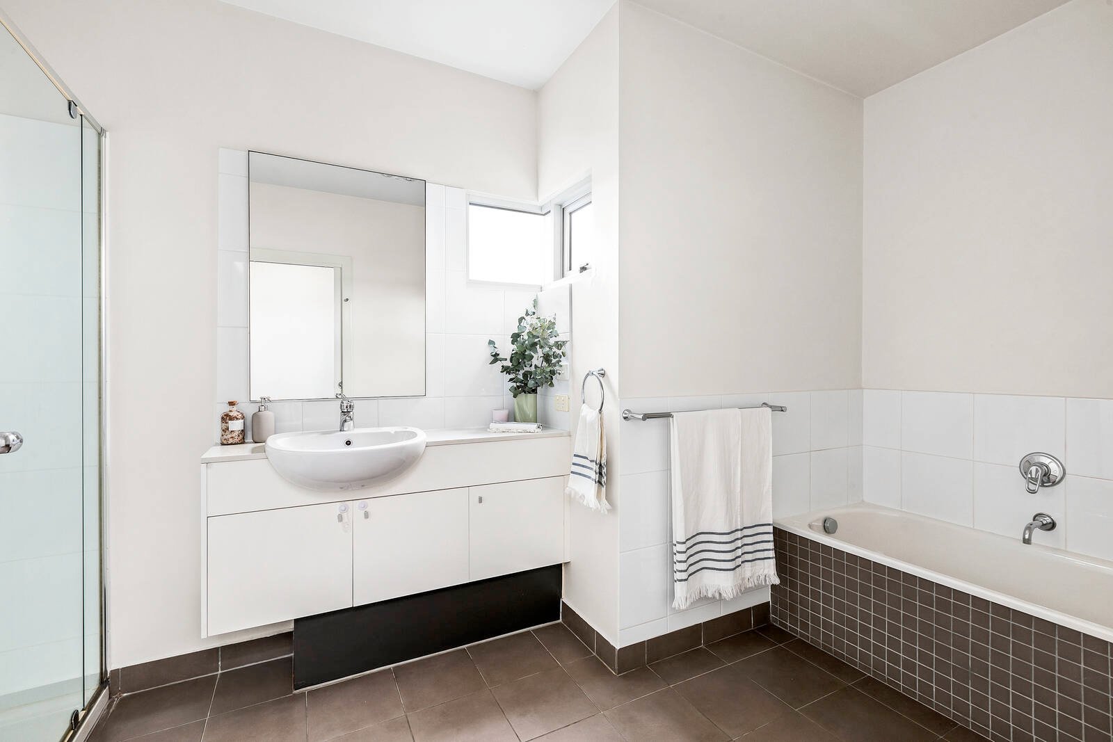 Property Gallery Thumbnail 7