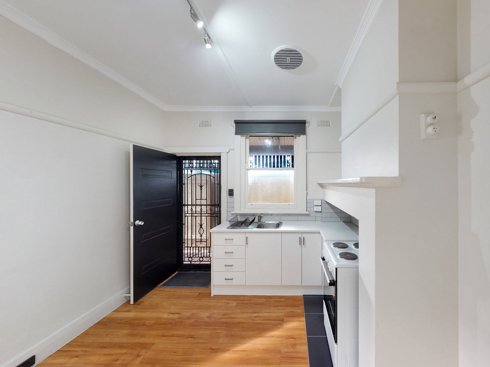 474 Racecourse Road, Flemington image 1