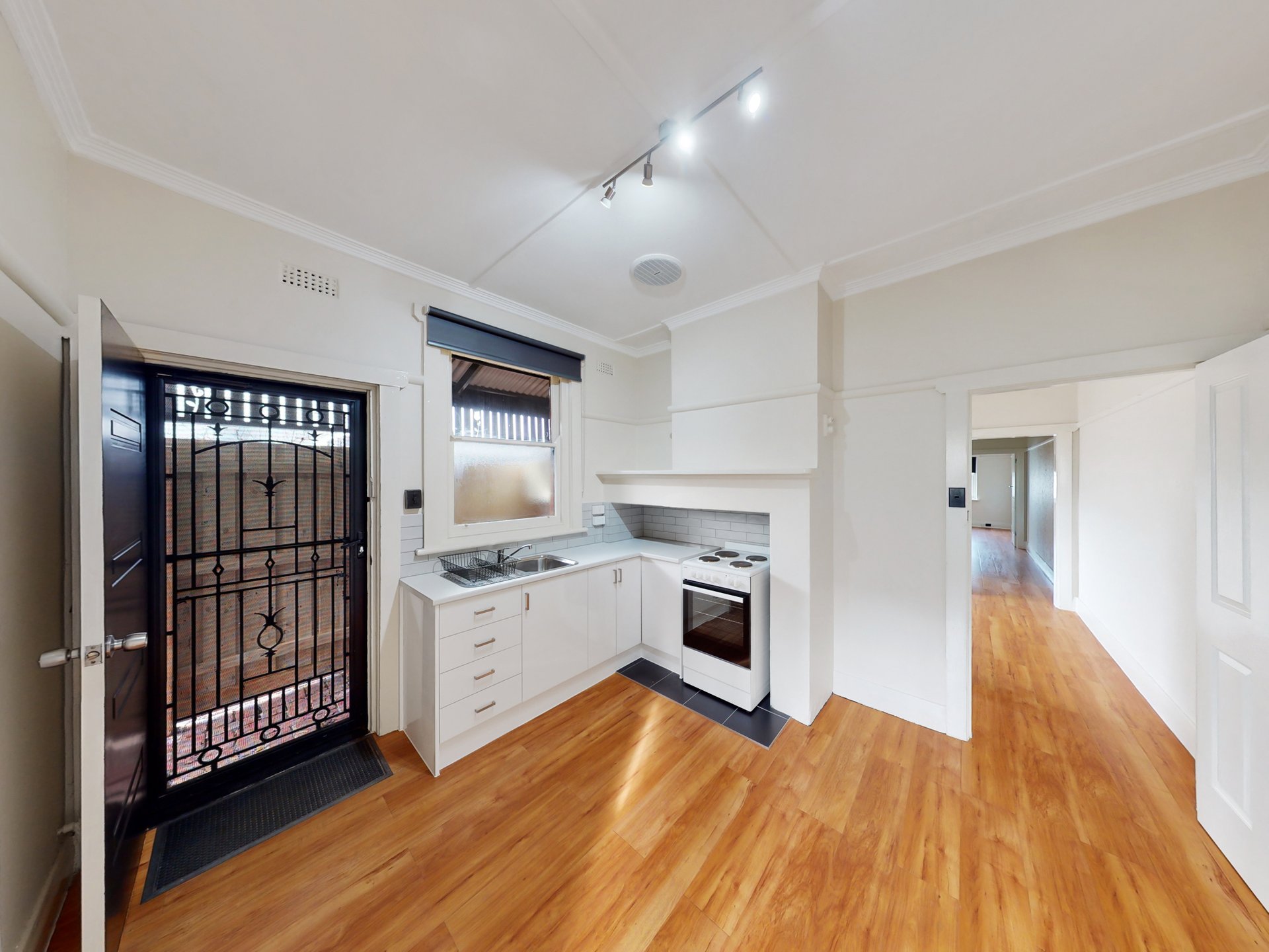 474 Racecourse Road, Flemington image 2
