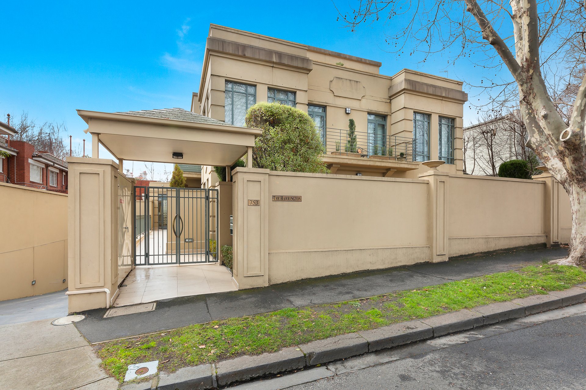 Property Gallery Thumbnail 8