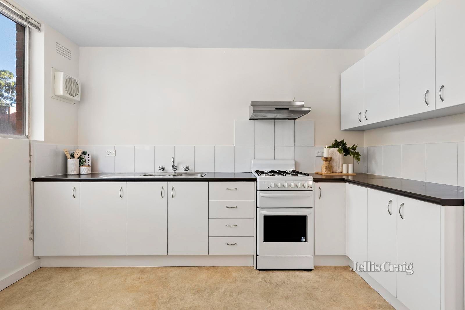 4/76 Haines Street, North Melbourne image 3