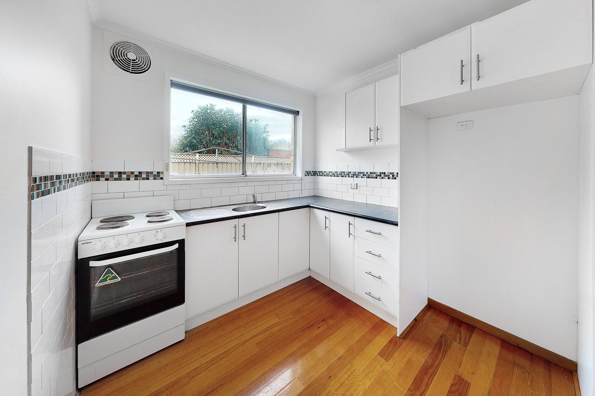 4/76 Waverley Street, Moonee Ponds image 2