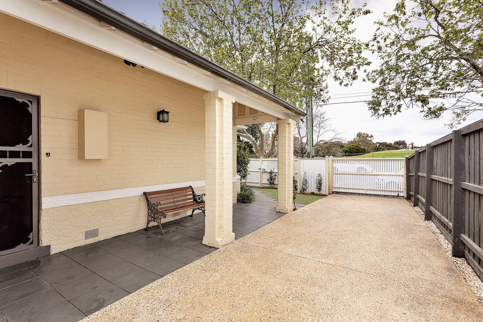 Property Gallery Thumbnail 15