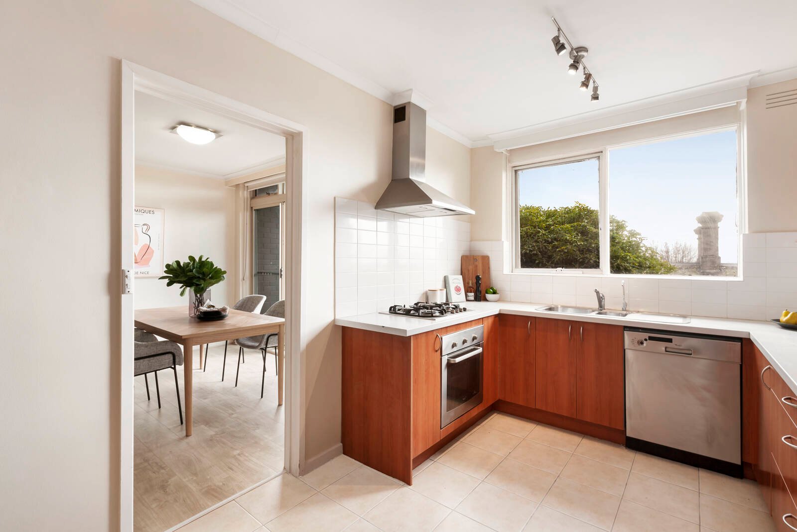 Property Gallery Thumbnail 4