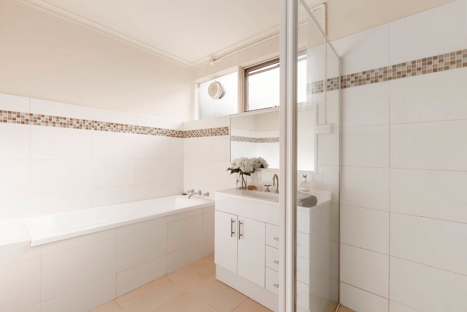 Property Gallery Thumbnail 8