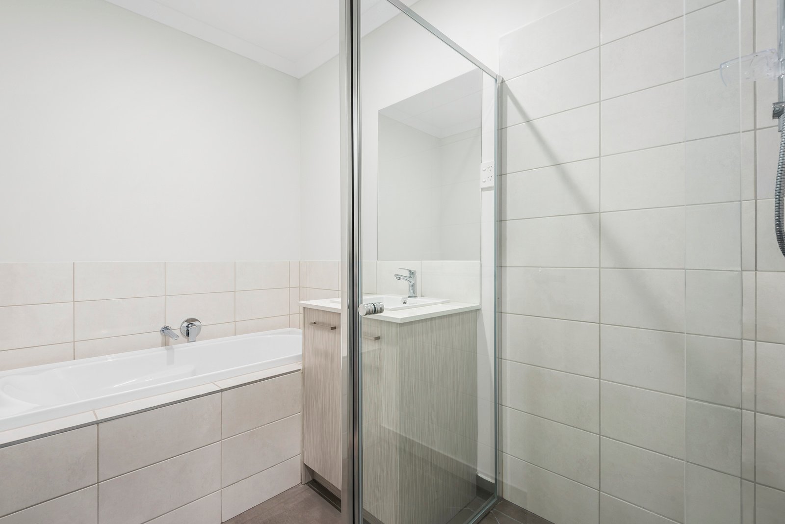 Property Gallery Thumbnail 6
