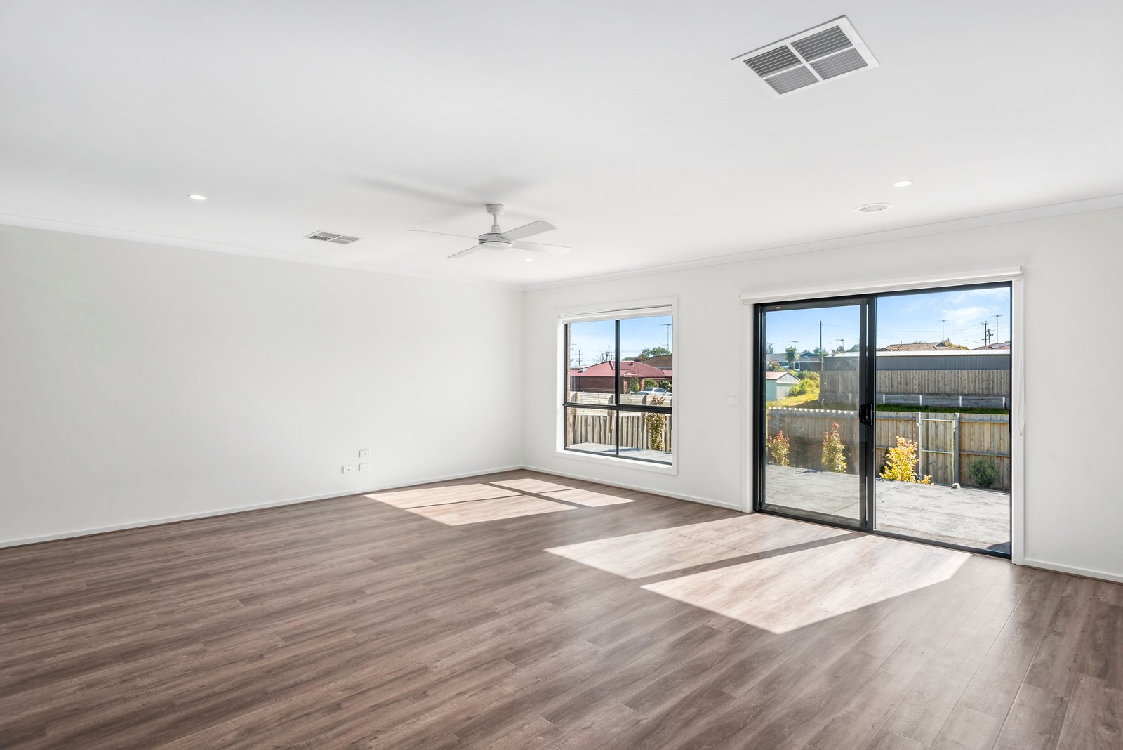 Property Gallery Thumbnail 3