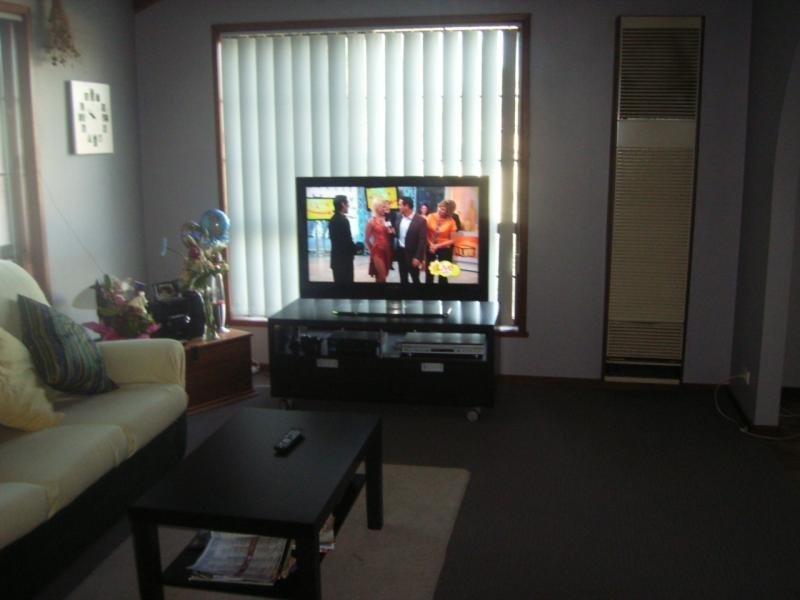 4/8-10 Strathnore Court, St Albans Park image 3