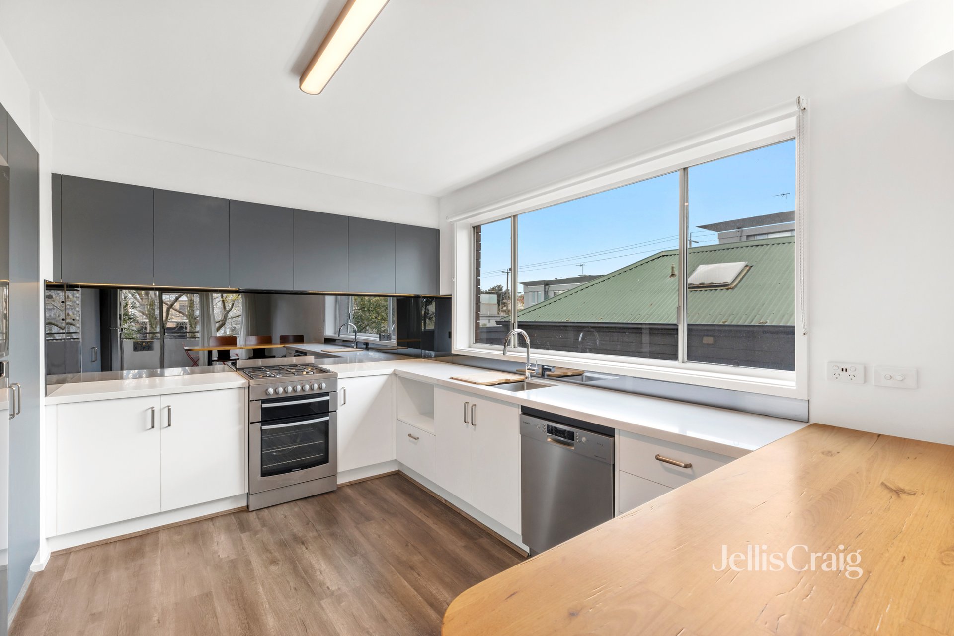 4/8-10 Sutherland Rd, Armadale image 2