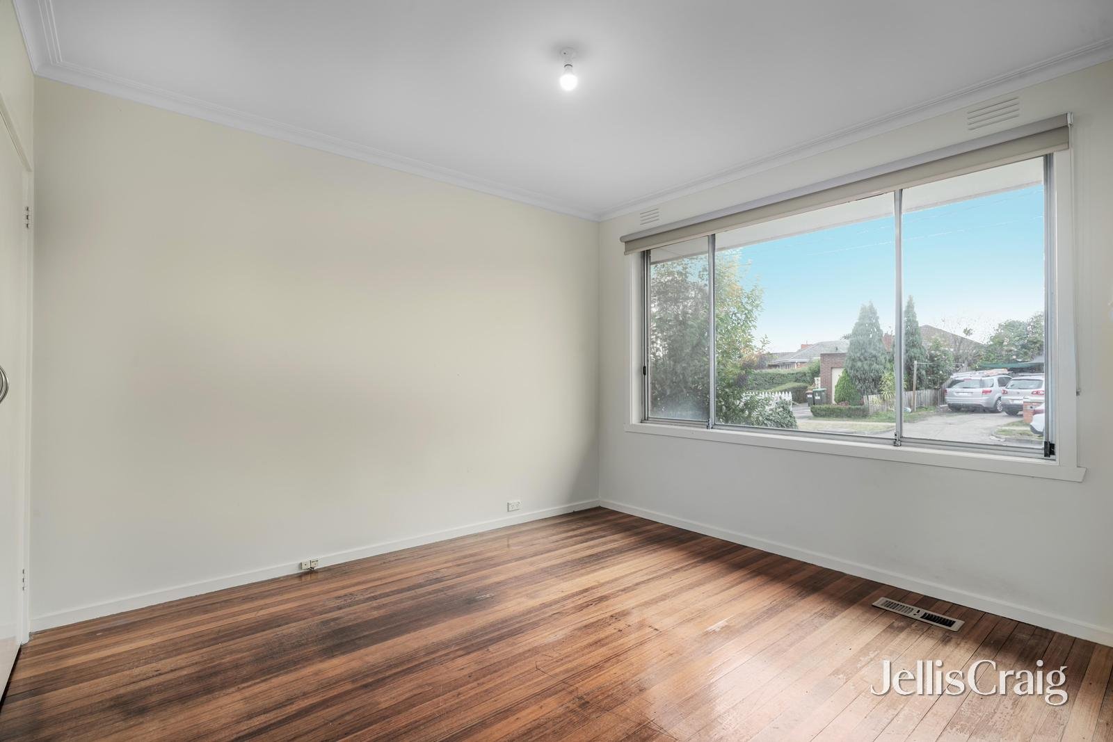 48 Ballantyne Street, Burwood East image 5