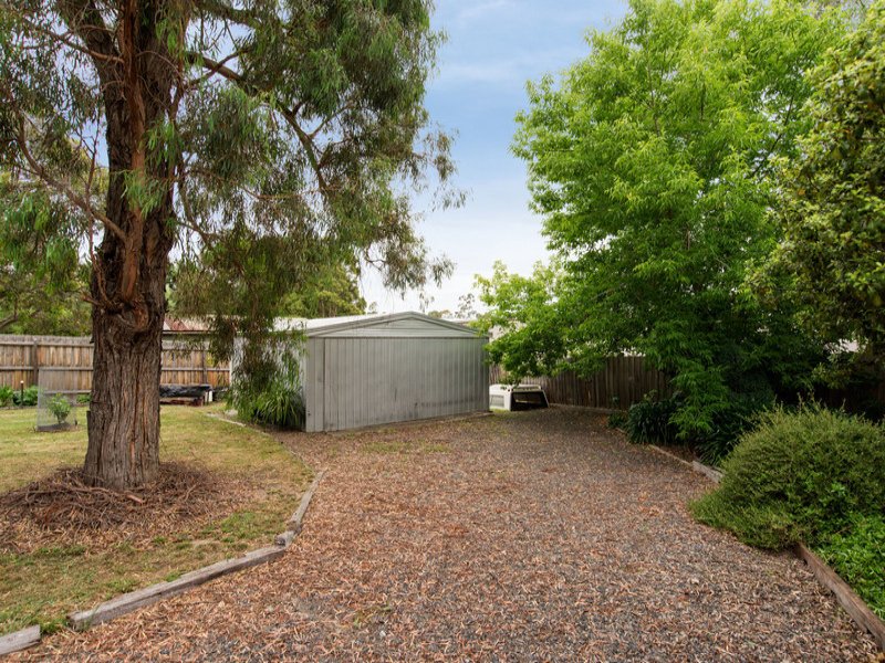 48 Barker Drive, Mooroolbark image 15