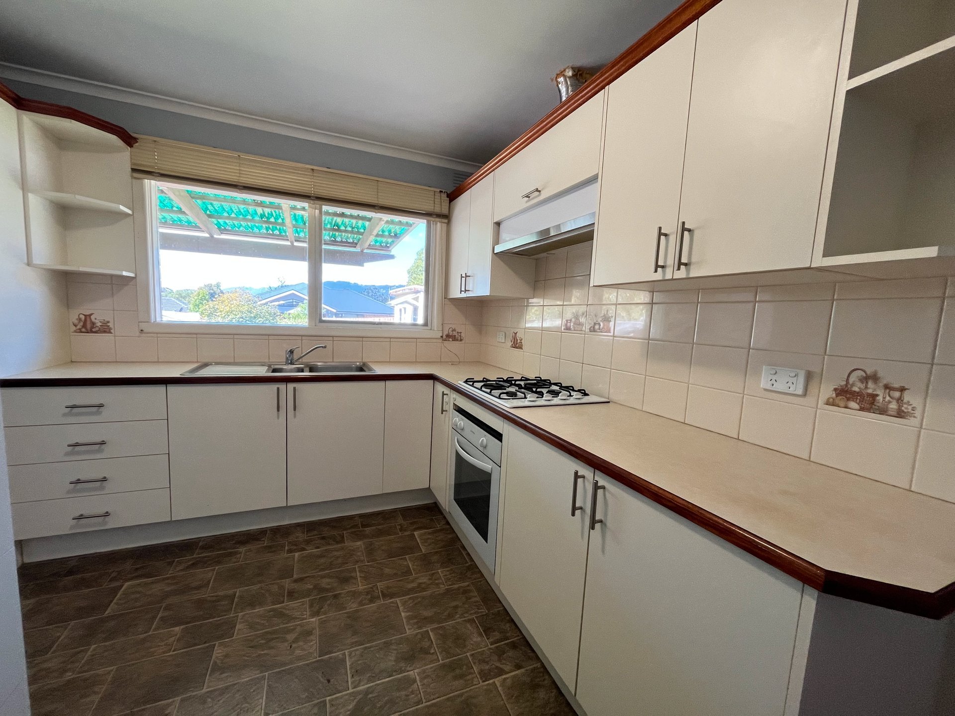 48 Blazey Road, Croydon South image 5