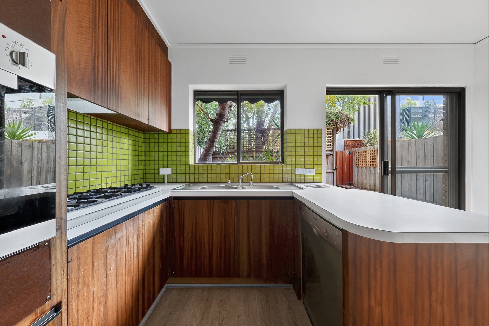 4/8 Clarkson Avenue, Brighton image 4