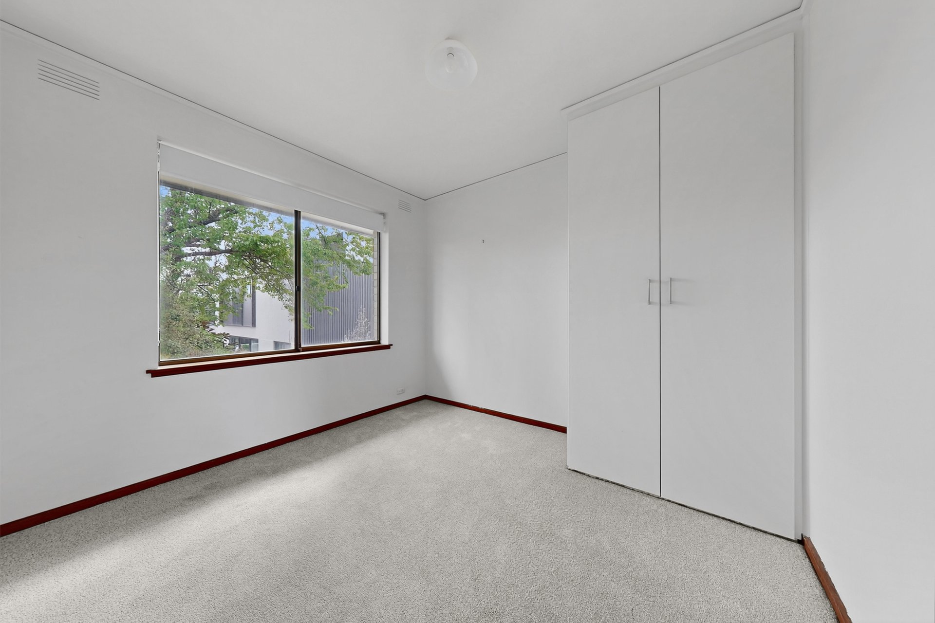 4/8 Clarkson Avenue, Brighton image 12