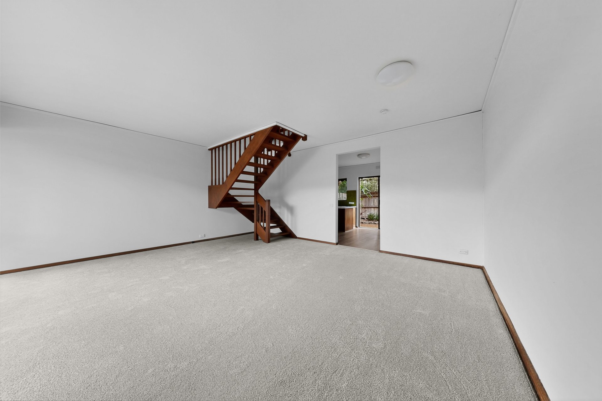 4/8 Clarkson Avenue, Brighton image 2