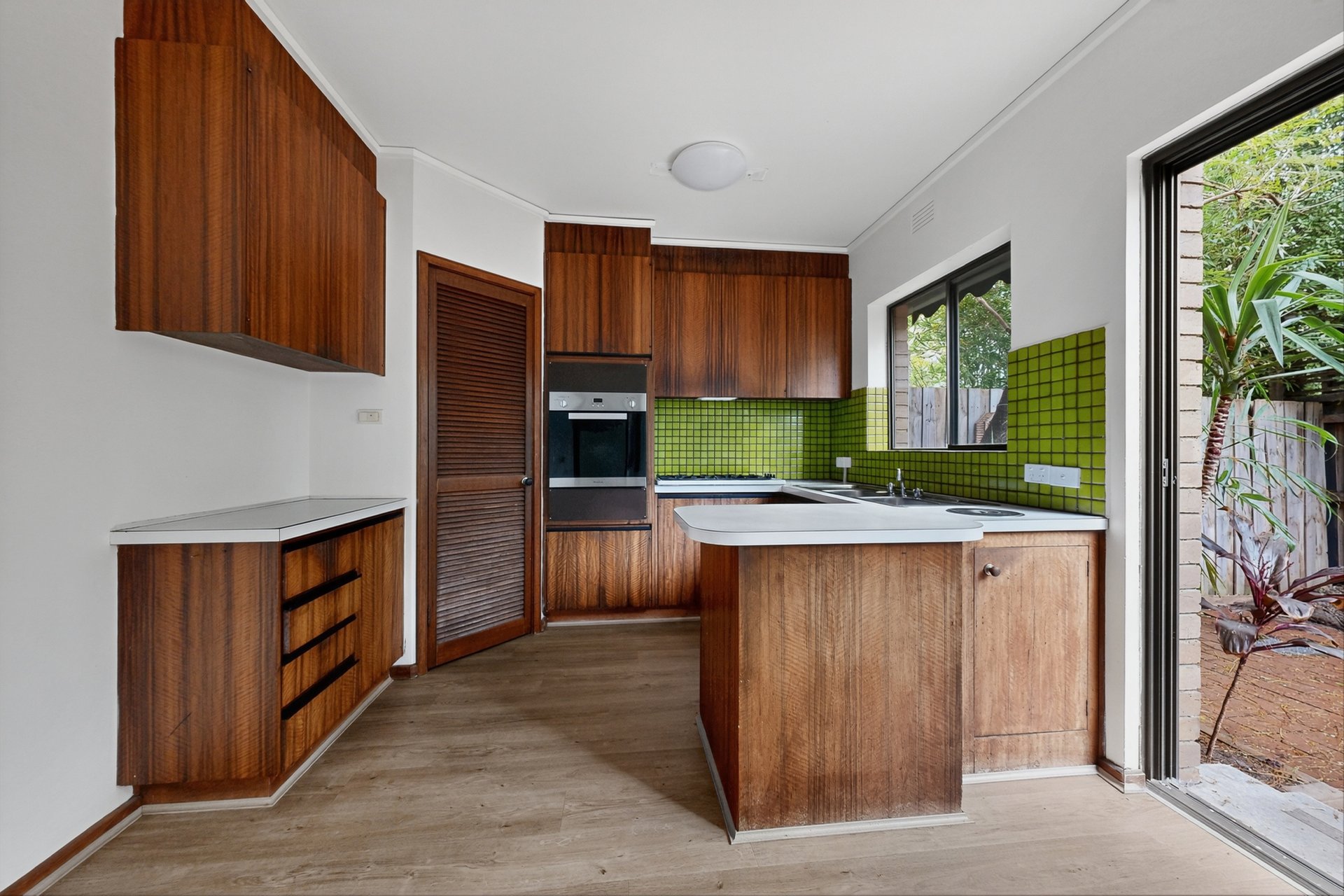 4/8 Clarkson Avenue, Brighton image 5
