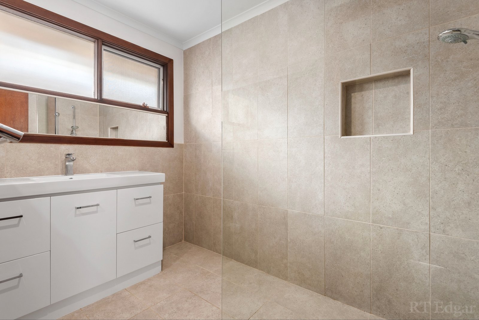 Property Gallery Thumbnail 8