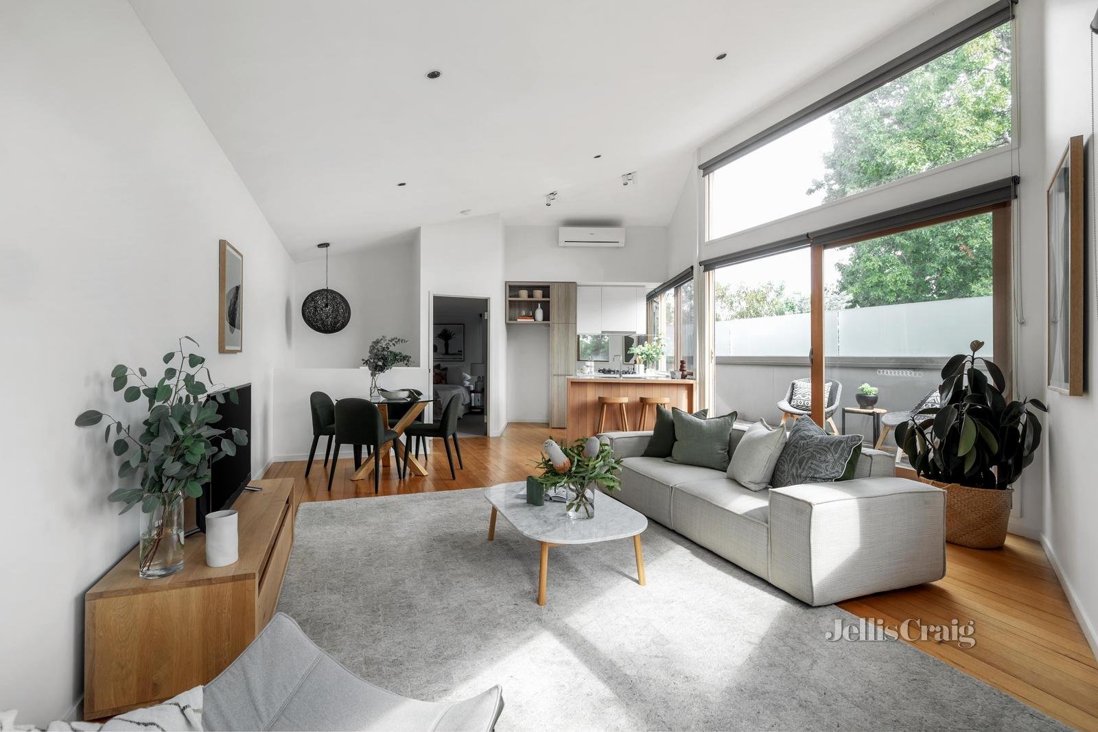 48 Essex Street, Glen Iris image 2