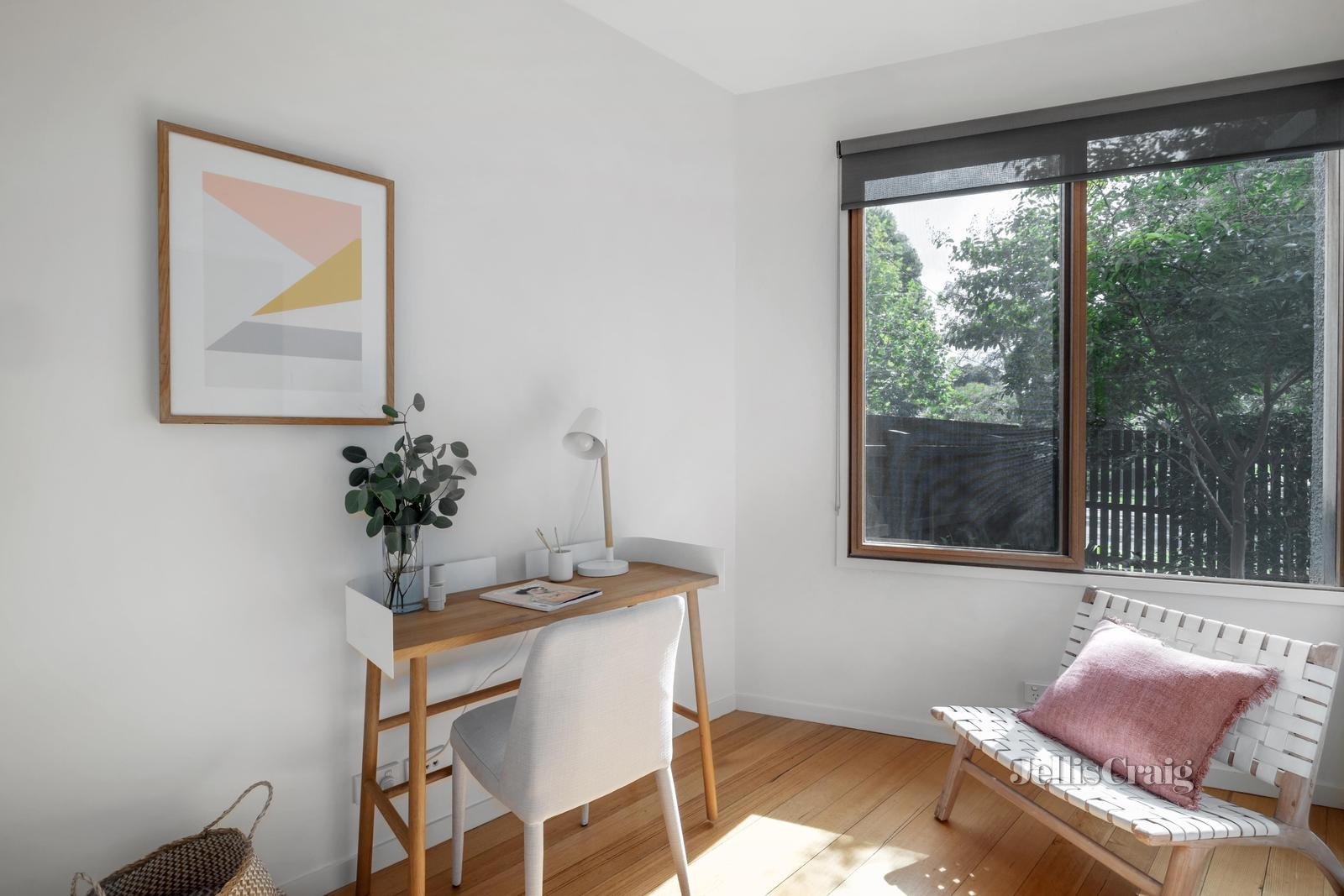 48 Essex Street, Glen Iris image 3