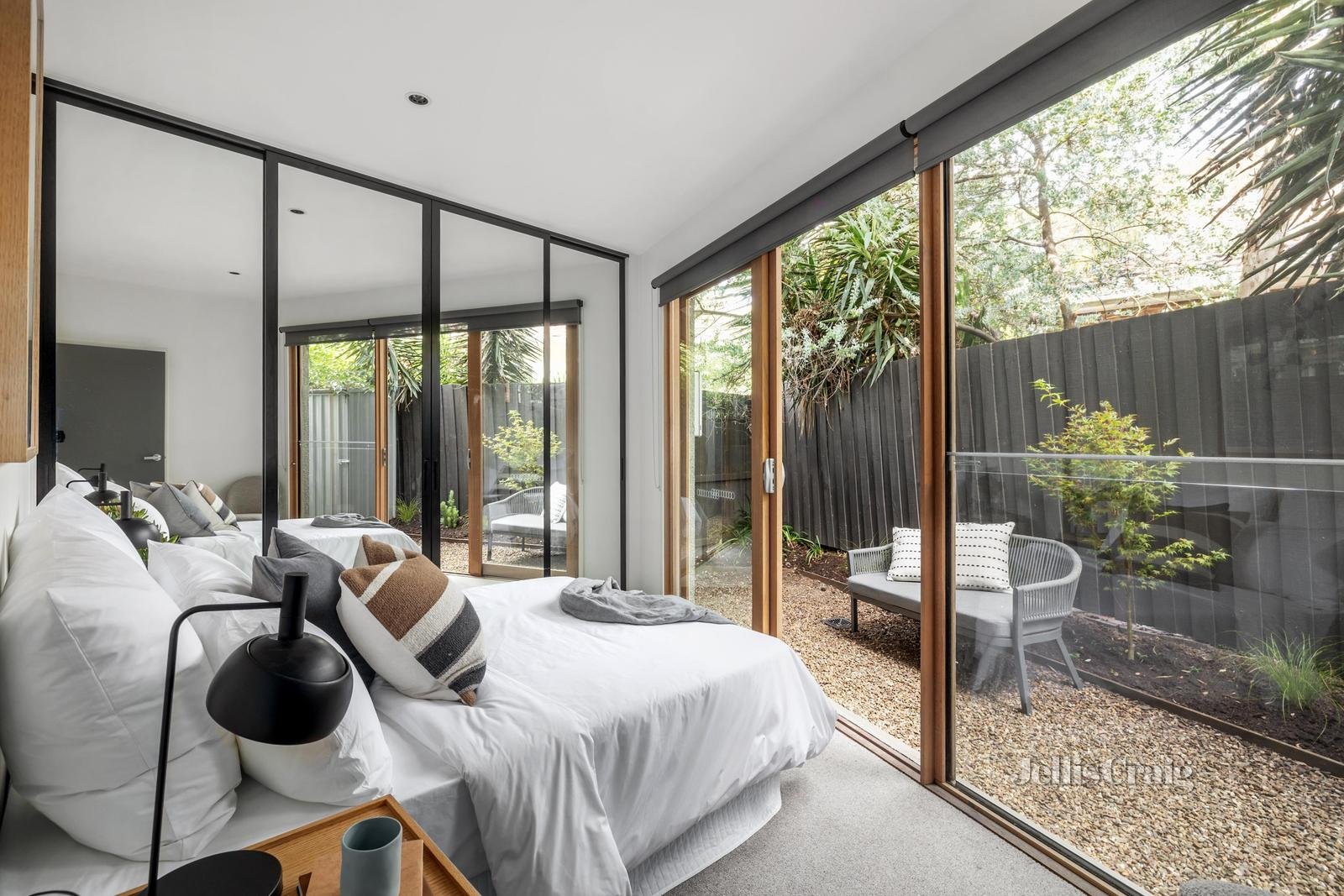 48 Essex Street, Glen Iris image 4
