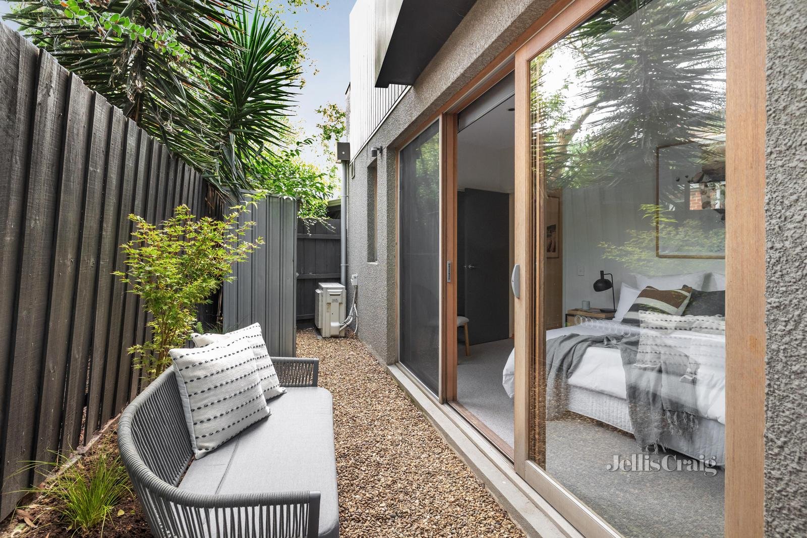 48 Essex Street, Glen Iris image 10